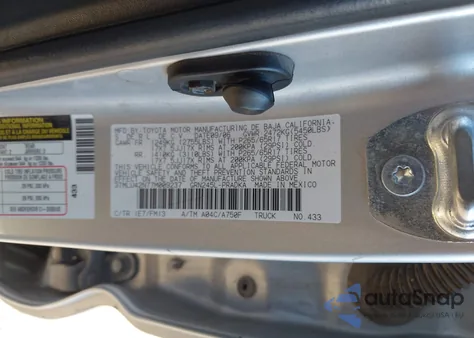 2007 Toyota Tacoma Base V6 z USA, uszkodzony, nr VIN 3TMLU42N77M009237